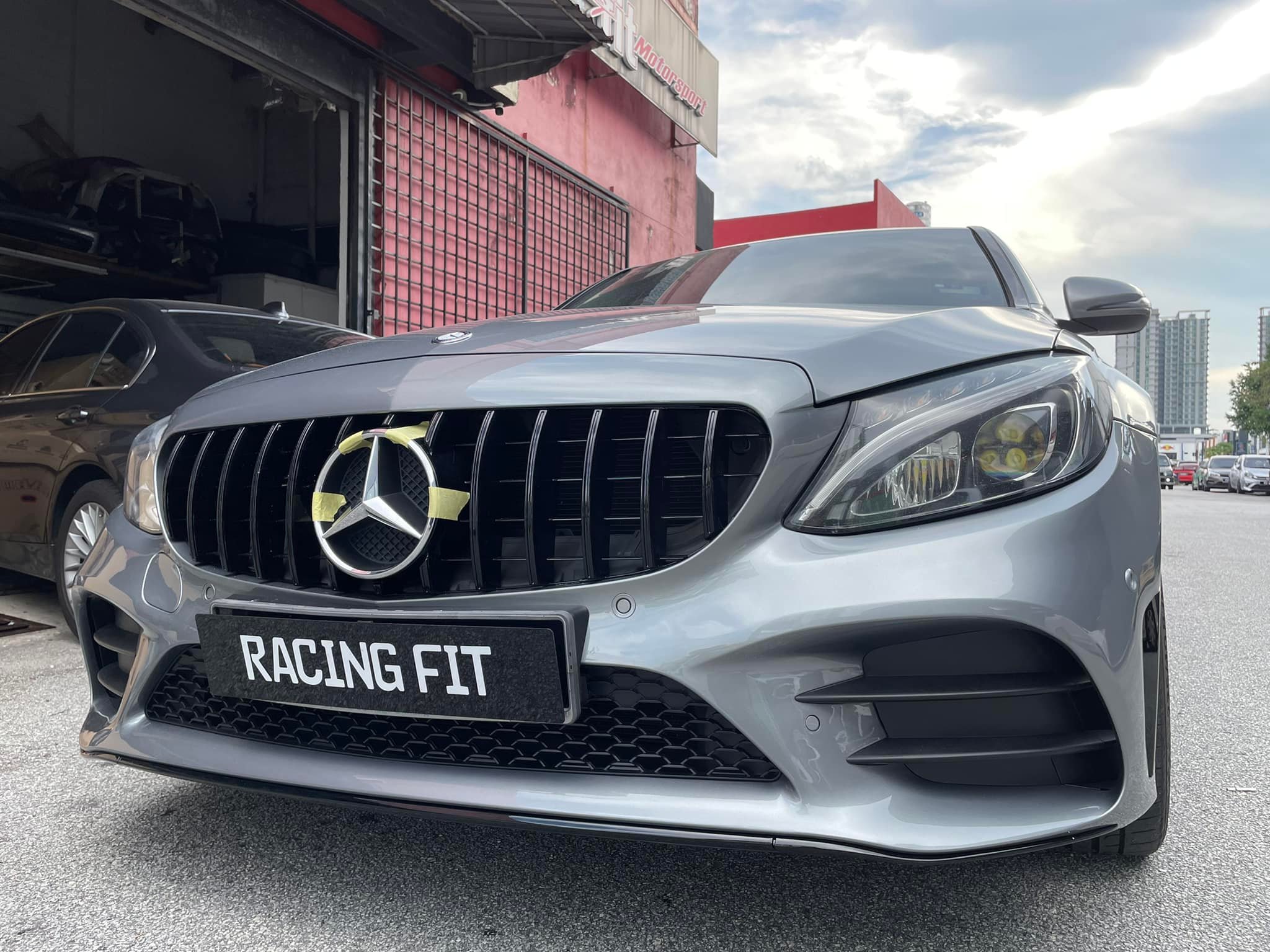 W205 C-Class C43 FACELIFT BODYKIT CONVERSION